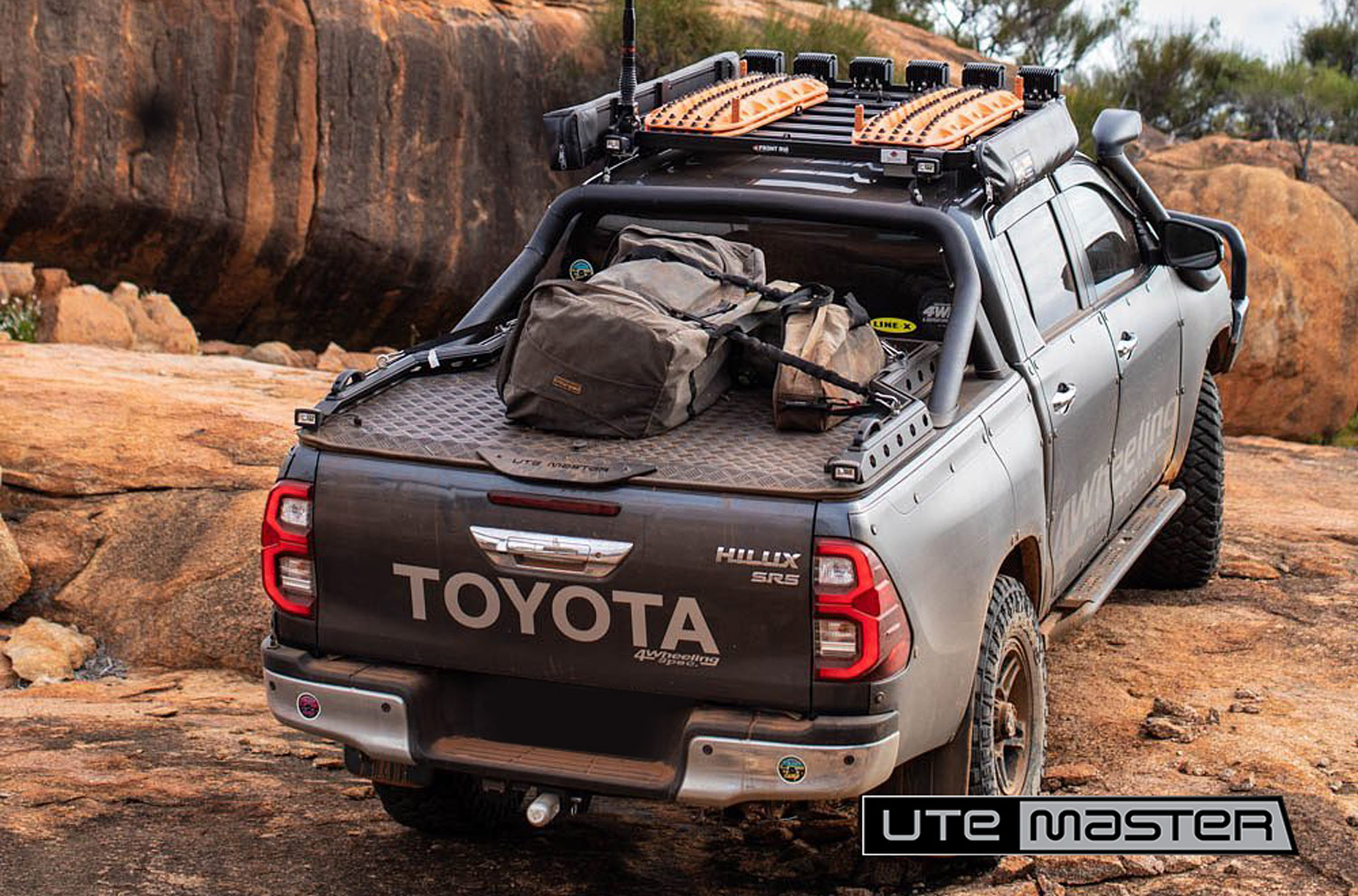 Toyota hilux hard on sale cover