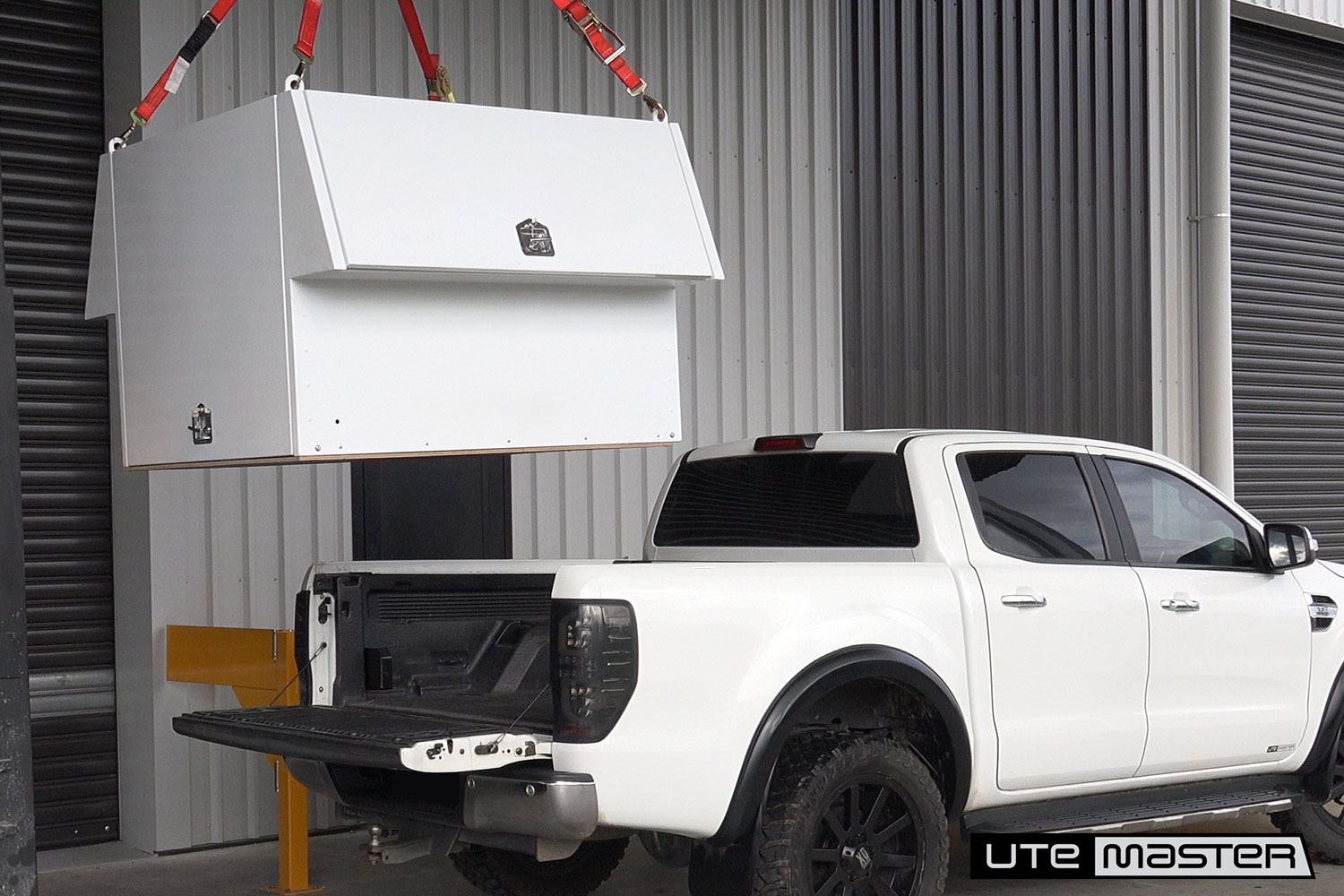 Lift Off Toolbox to suit Commercial Ute Removable Toolbox by Utemaster Lift off service body v2