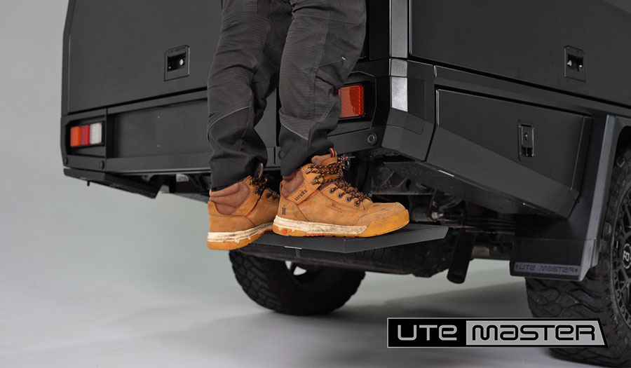 Utemaster Service Body Integrated Rear Step For Access To Roof Rack Fold Out