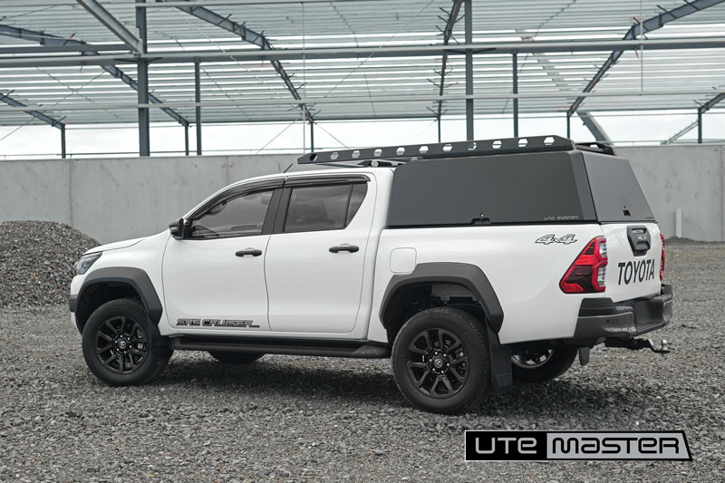 White Toyota Hilux SR5 Cruiser Utemaster Centurion Canopy