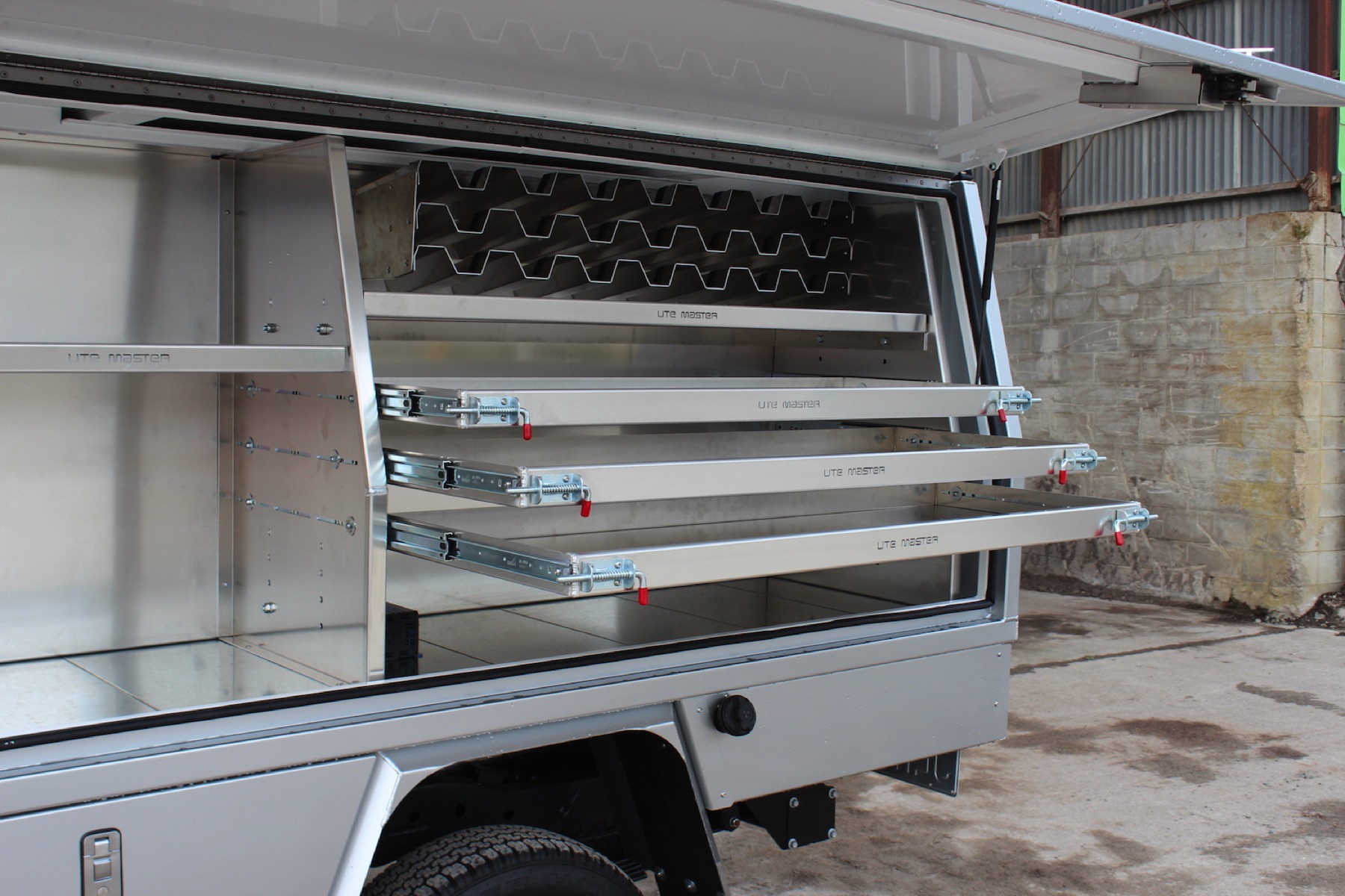 Internal Drawers Utemaster